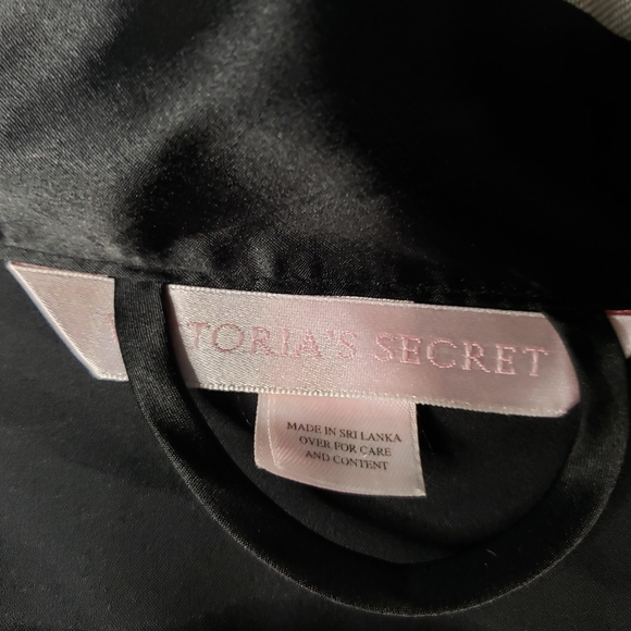 Victoria’s Secret Black Satin Robe – OS (Fits XS Comfortably) - Picture 2 of 7